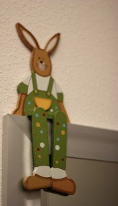 IMG_2478__SchumacherWeste_PunkteBluseAsos_OnlyAnkleSkinny_Blackandwhite_schwarzundweiß_Osterhase