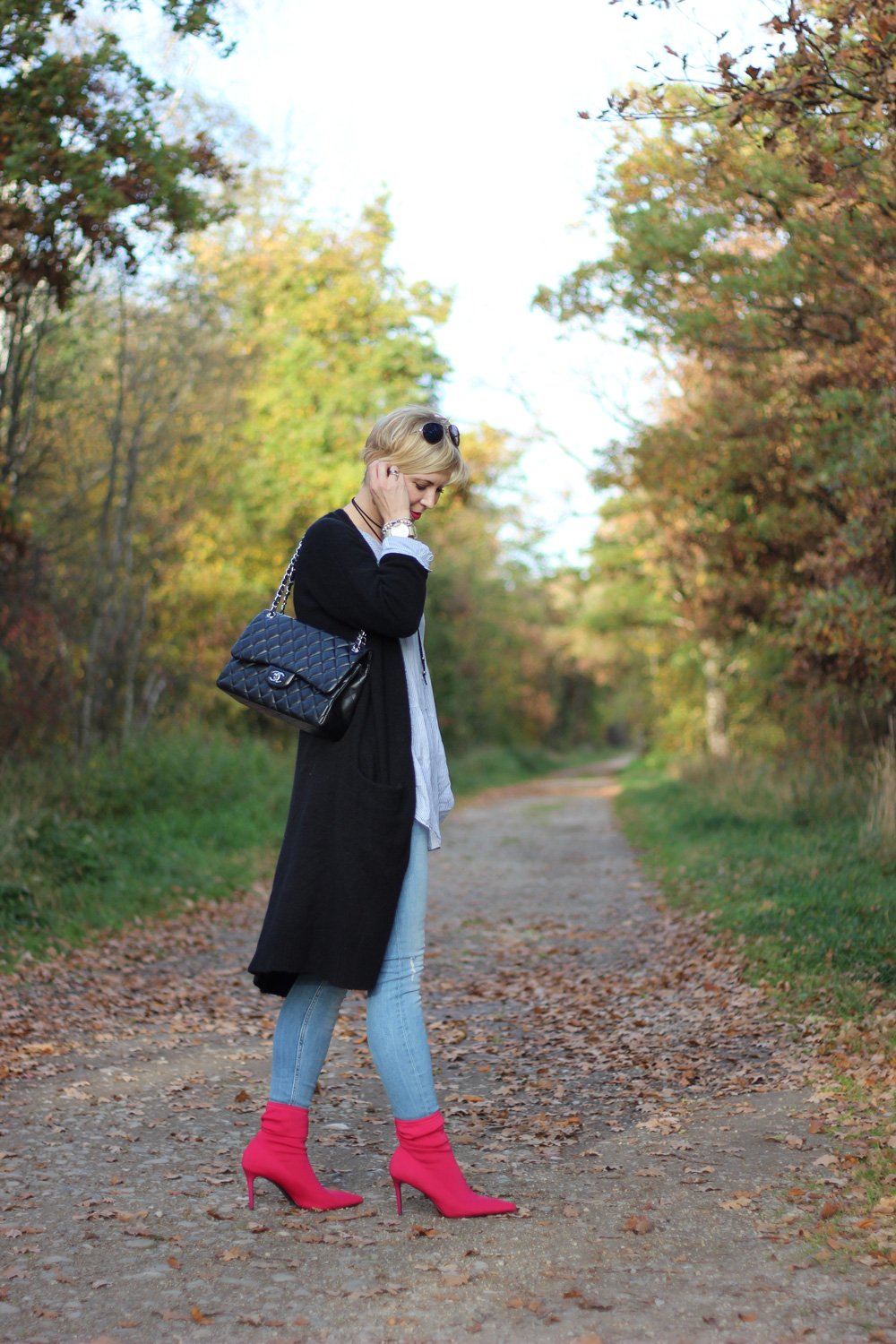 Kuschelcardigan und Sockenstiefeletten, Denim, Casual, Longcardigan, Longlbuse, Herbstlook2017, Conny Doll, 40plus Blogger