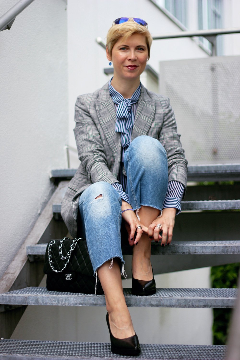 Conny Doll Lifestyle: Glencheck und Streifen, Denim, casual, pumps, business-styling