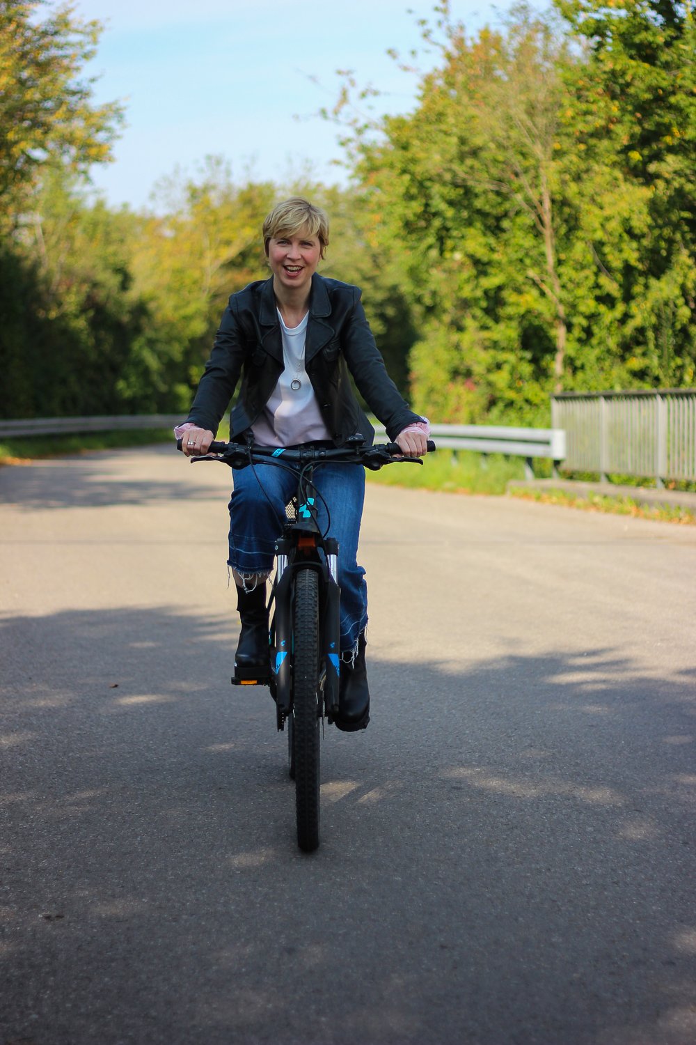 conny doll lifestyle: Keine Bewegung ohne Gelenke - Bikefitting mit Orthomol arthroplus