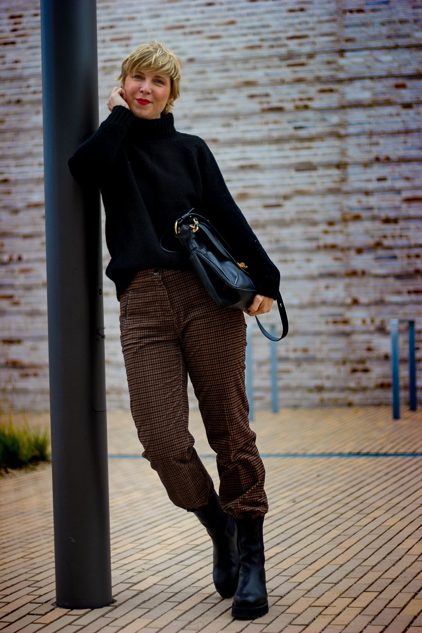 conny-doll-lifestyle: Cordhosen, Toni-Fashion, Winterlook, warmes Outfit für kalte Tage, Wie style ich eine Cordhose?