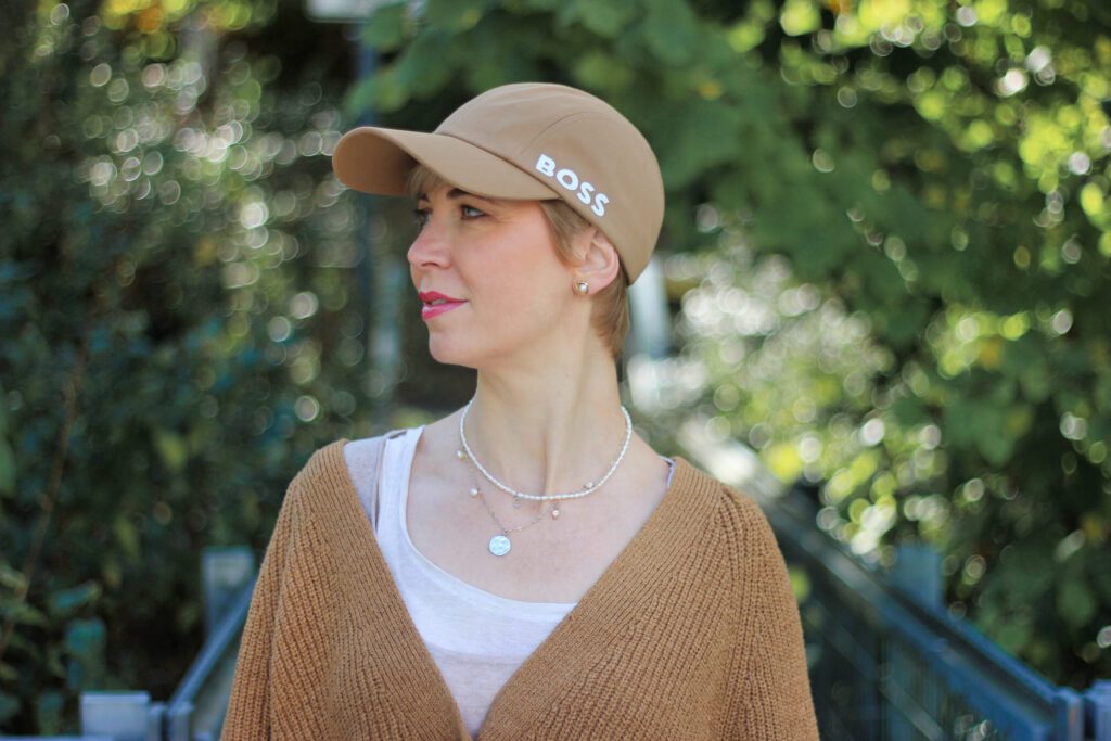 conny doll lifestyle: Herbststyle mit Basecap von BOSS,