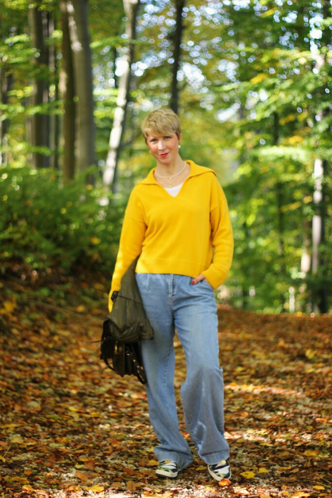 conny doll lifestyle: Strickpullover, Herbststyle, Jeanshose, Sneaker, Strickware, farbenfroh