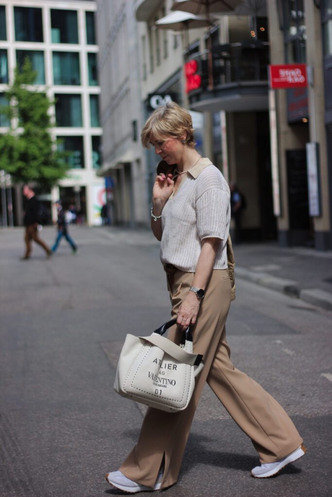 conny doll lifestyle: Lochstrick-Shirts: Trendteil im Sommer 2024 - Stadtbummelstyle