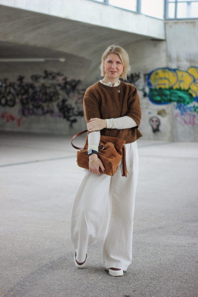 conny doll lifestyle: Mode-Blog: Winterstyle mit heller Hose - Outfitidee Strickpullover dreiviertelarm