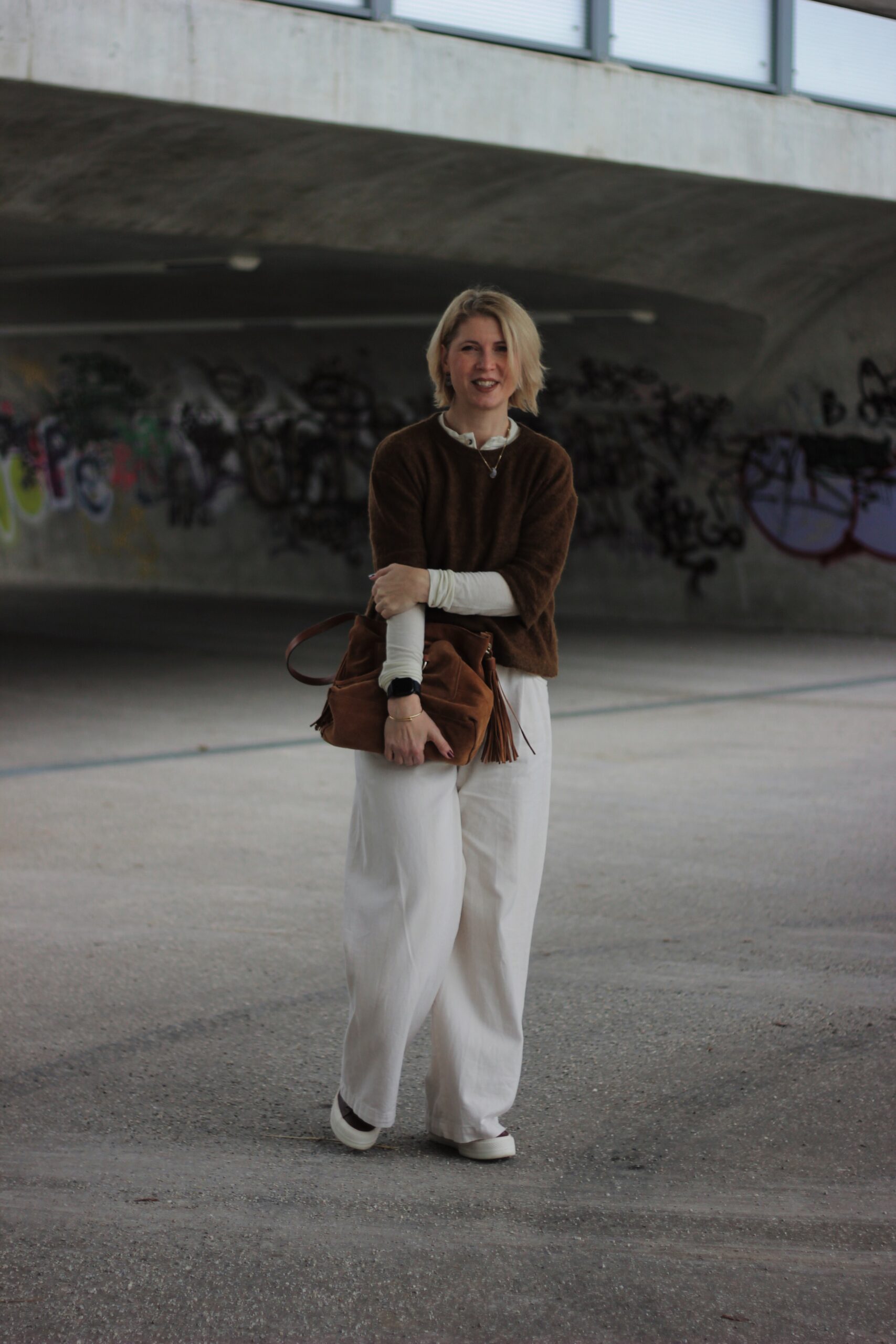 conny doll lifestyle: Mode-Blog: Winterstyle mit heller Hose - Outfitidee Strickpullover dreiviertelarm